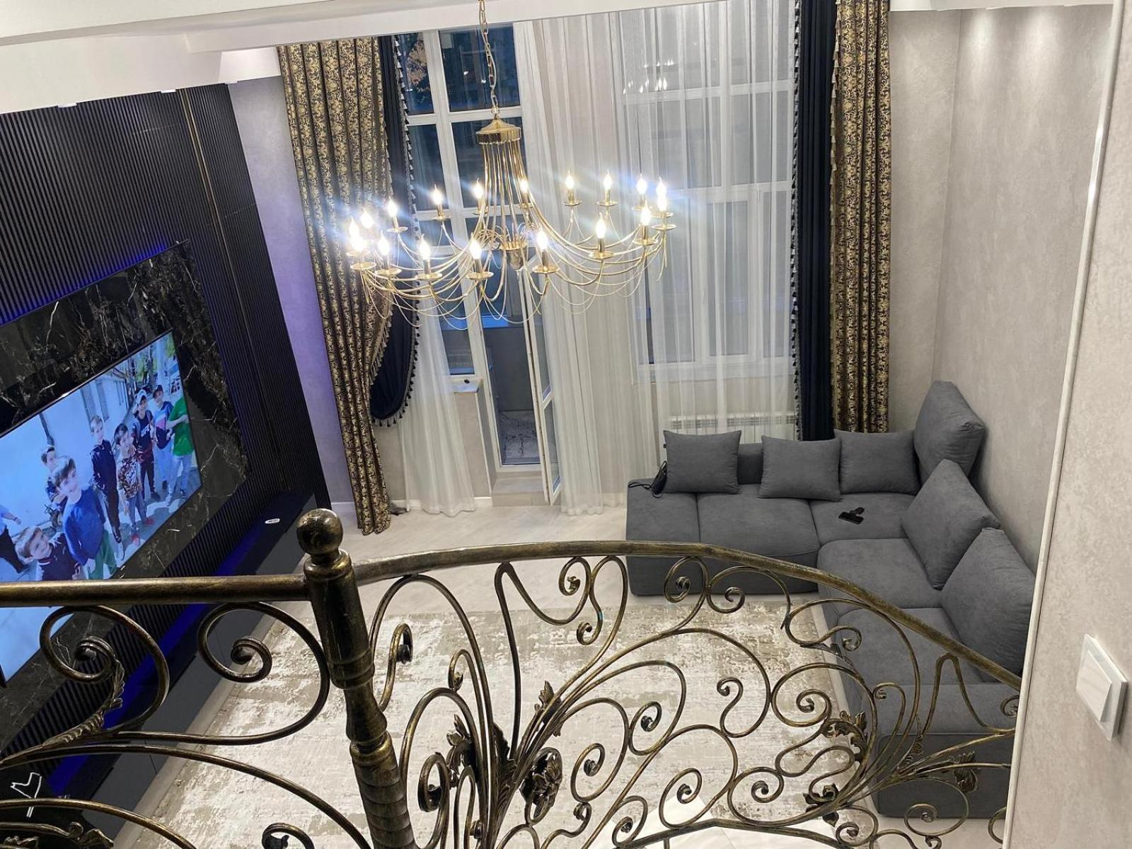 Arman Deluxe Apartamento Karagandy Exterior foto